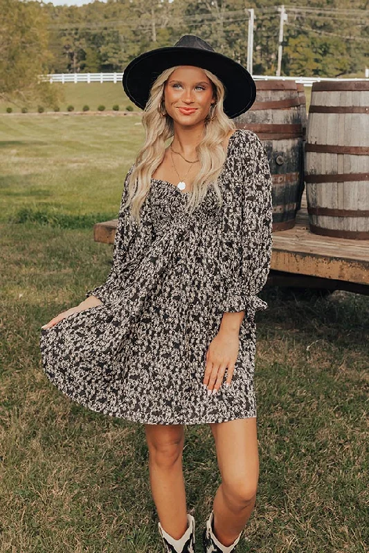 Fashion Style Small Town Cutie Floral Mini Dress in Black