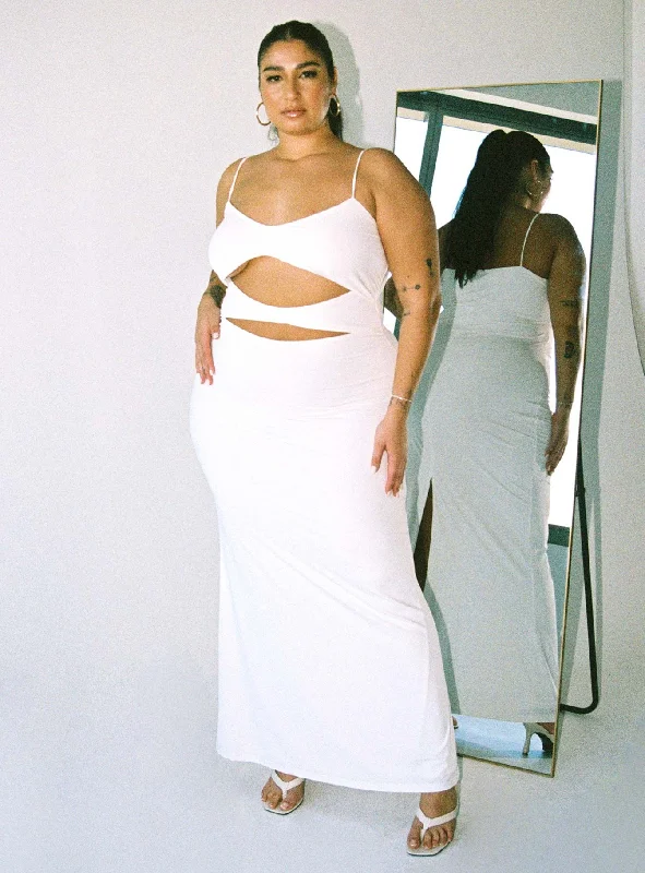 Boutique display Maci Maxi Dress White Curve
