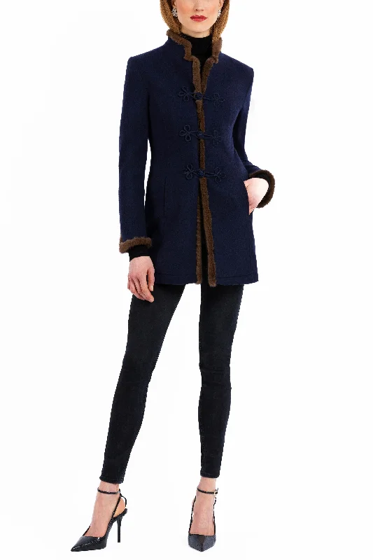 Innovative Design Long blazer from Italian cashmere-knit in navy