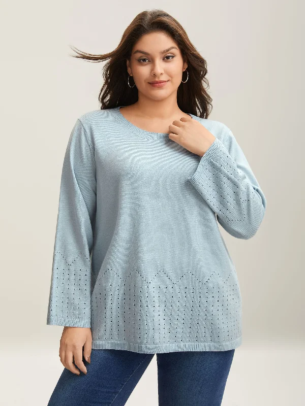 Slim Fit Lightweight Woolen Cut-Out Pullover