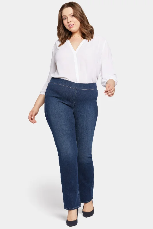 Street Sports Style Pull-On Straight Jeans In Plus Size - Wonderland