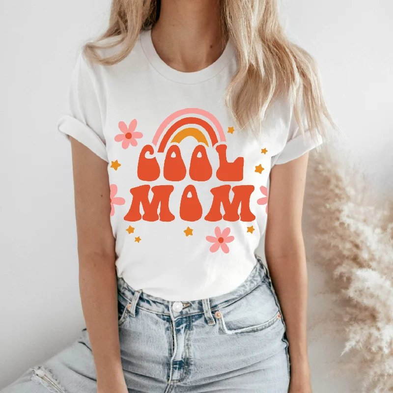 Street Style Cool Mom Rainbow • White Tee