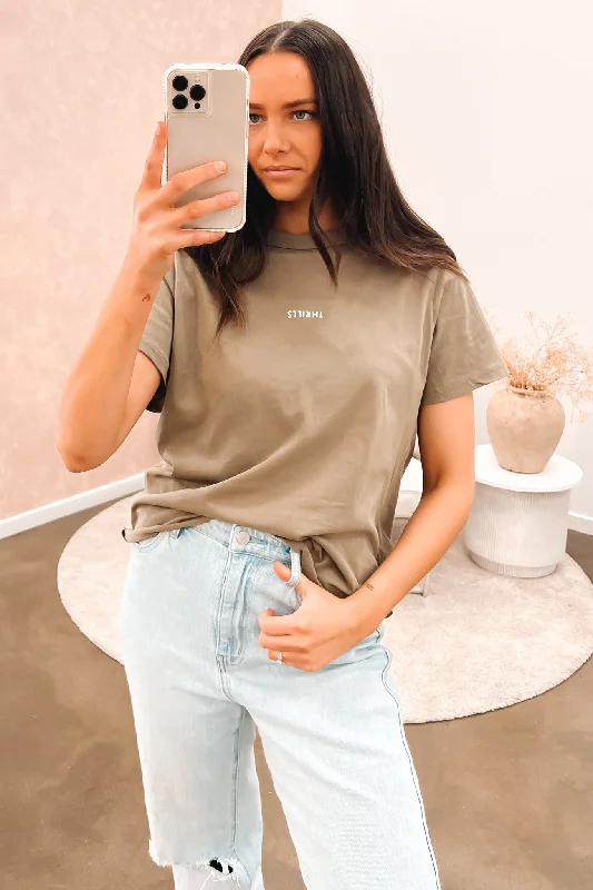 British casual Minimal Thrills Relaxed Tee Dune