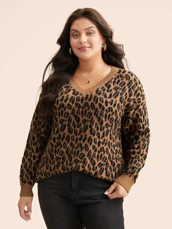 Free and comfortable V Neck Leopard Print Jacquard Pullover