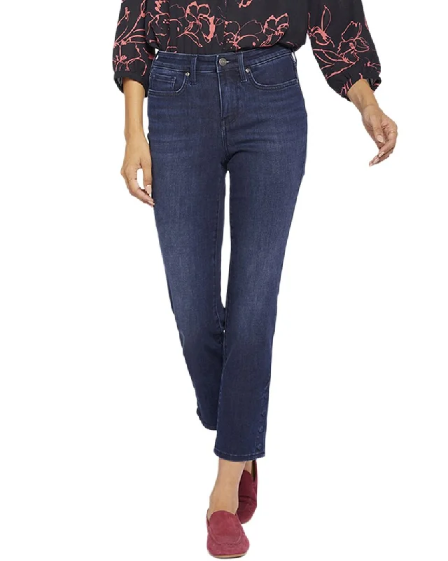Boutique display NYDJ Sheri Inspire Slim Ankle Jean
