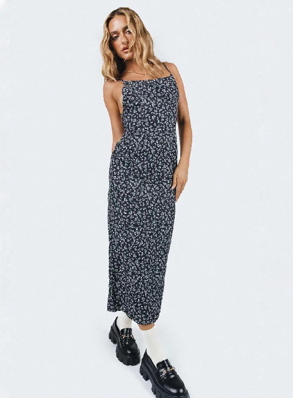 Single item design Arkana Maxi Dress Black Floral