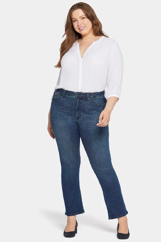 Minimal Style Le Silhouette Slim Bootcut Jeans In Petite Plus Size - Precious