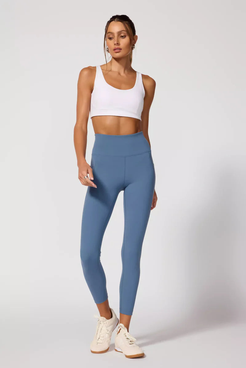 Mid-length Style Velocity High-Rise Side Pocket Legging