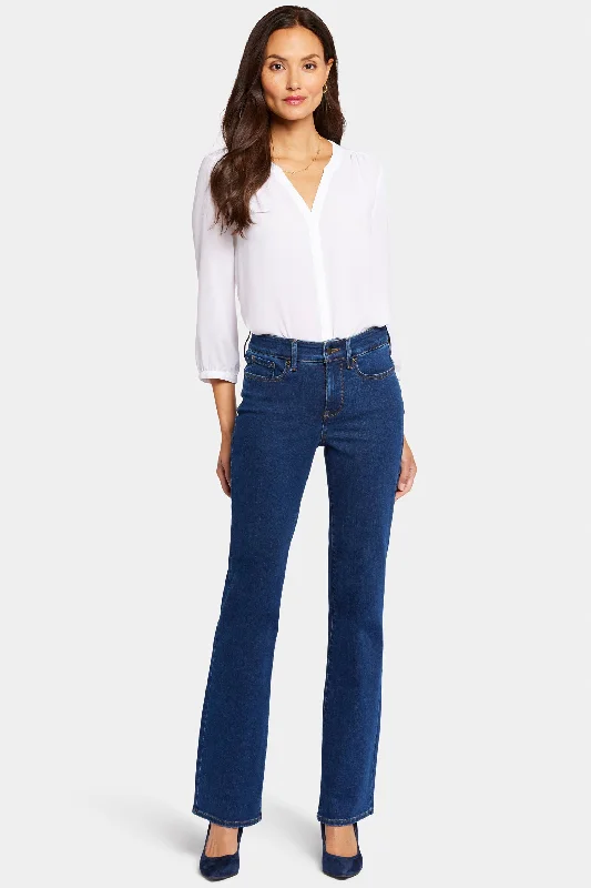 Trendy and versatile Blake Slim Flared Jeans In Petite - Quinn