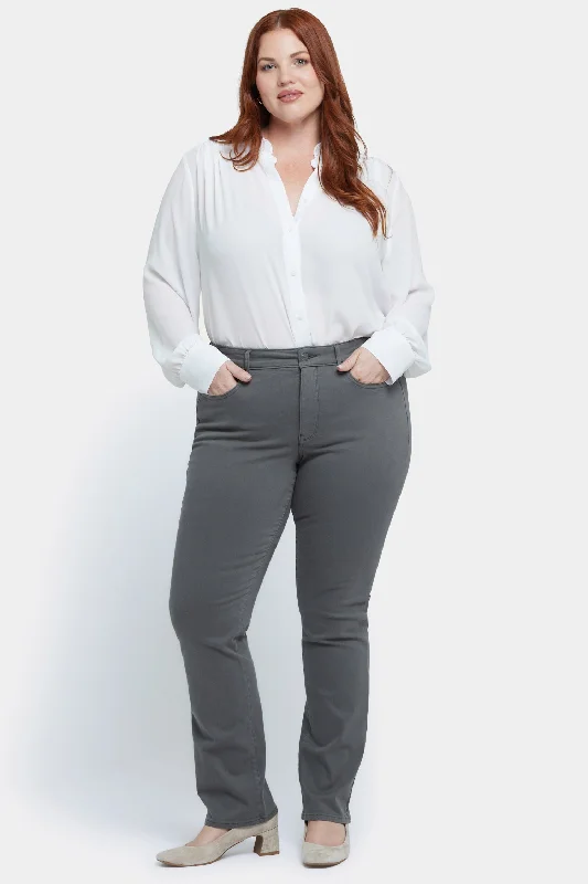 Cool Breeze At Night Marilyn Straight Jeans In Plus Size - Vine Leaf