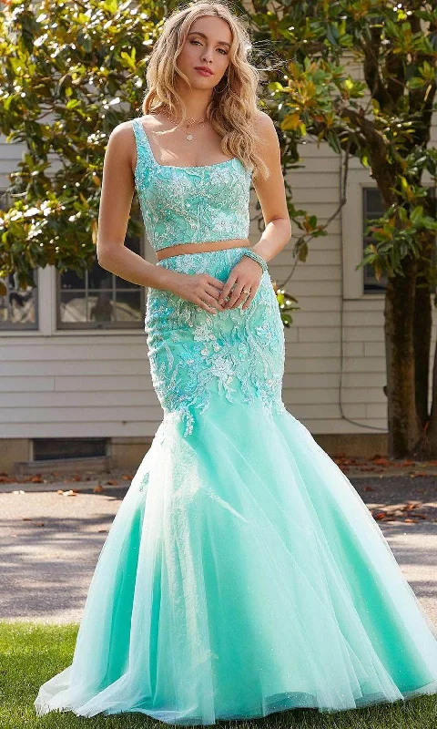 Ultra-lightweight Mori Lee 47043 - Two-piece Sleeveless Square Neck Long Gown